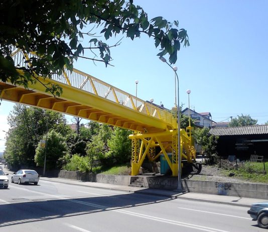 Sanirana pasarela između Petrićevca i Rosulja