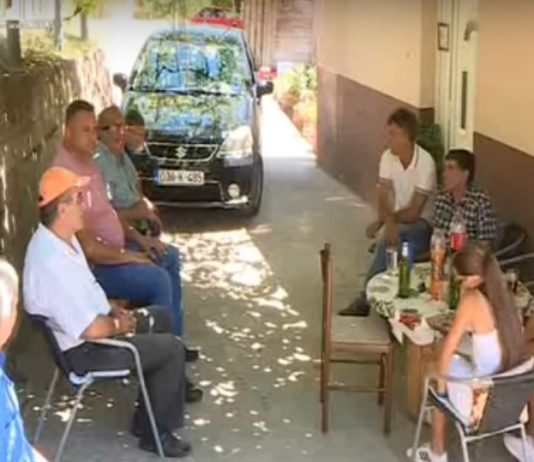 Poklonio komšiji auto