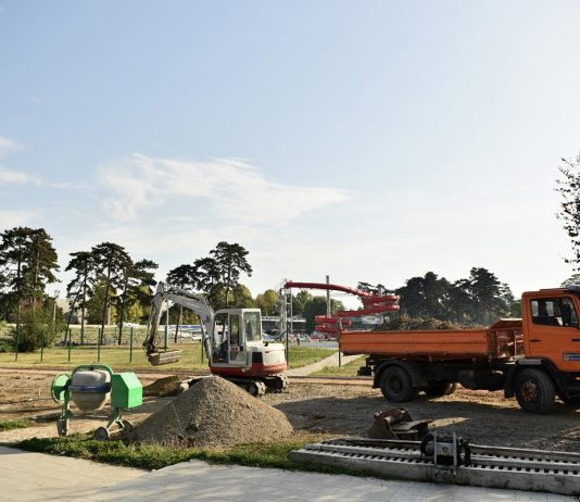Počela gradnja rekreativne zone i igrališta u krugu Akvane