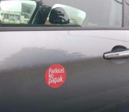 Pješaci uzeli stvar u svoje ruke ” Parkiraš ko` papak”