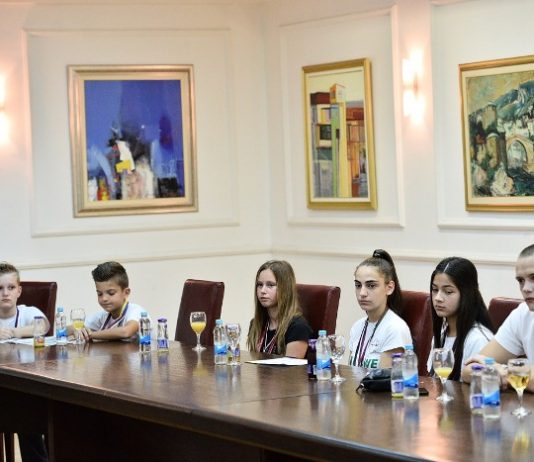 Prijem u Gradskoj upravi za karatiste koji su osvojili 13 medalja