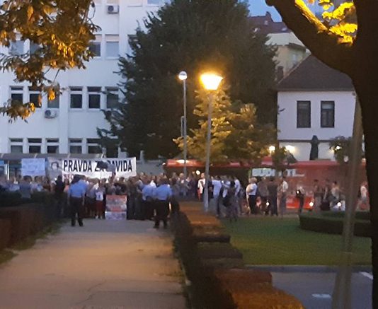 Video/Nakon incidenta, “Pravda za Davida” protestuje pred zgradom policije