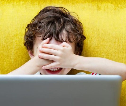 Osnovci i pornografija, stop dječijoj pornografiji!