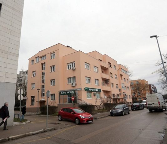 Parking u Ulici bana Lazarevića opet u funkciji