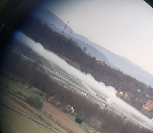 Zaplio se automobil kod naplatnih kućica