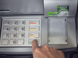 Pokušali izvući pare iz bankomata u centru grada