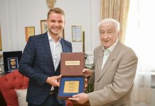 Nagrada „Zlatni grb Grada Banje Luke“ profesoru Tihomiru Levajcu