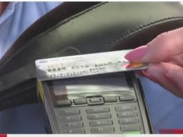 ”Peglao” tuđe kartice pa završio sa lisicama na rukama